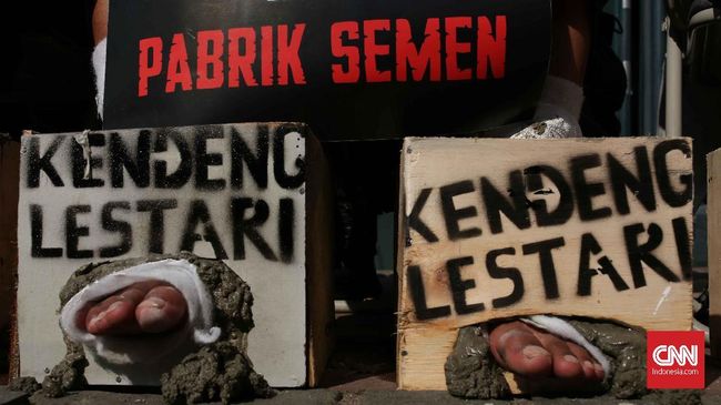 Warga Kendeng Kirim 'Supersemar' untuk Ganjar Jaringan Masyarakat Peduli Pegunungan Kendeng meminta Gubernur Jateng Ganjar Pranowo untuk menjalankan rekomendasi KLHS.
