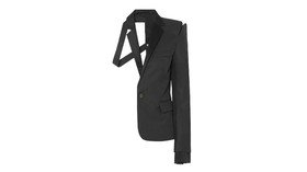 Gaya Cut Out Ekstrem, Jeans Nyaris Bugil dan Setengah Blazer