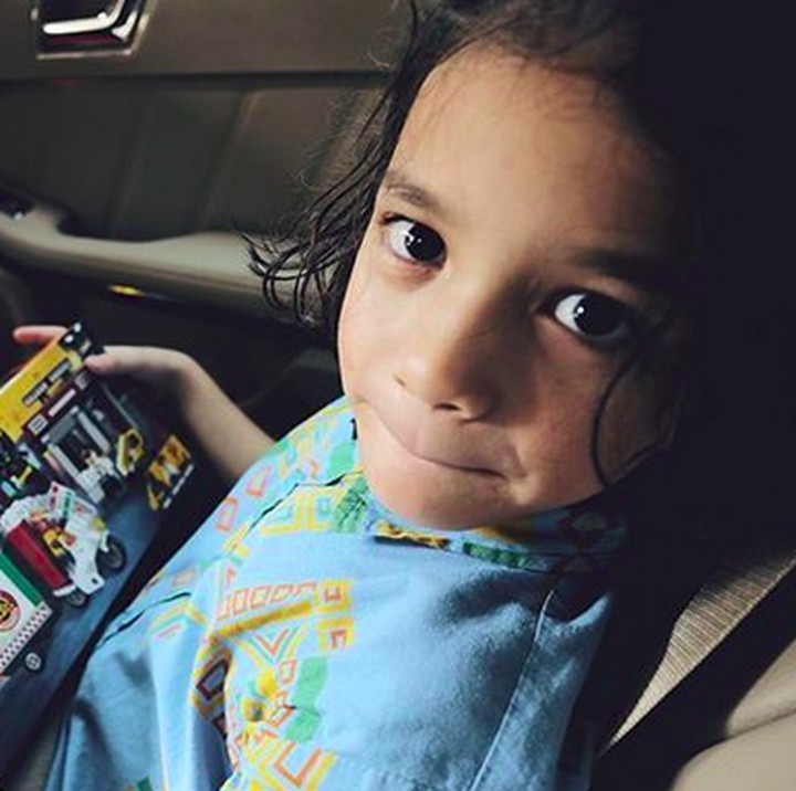 <p>Sehat-sehat ya jagoan ciliknya Bunda Bunga dan Ayah Ashraf. (Foto: Insragram/ @ashrafsinclair)  </p>