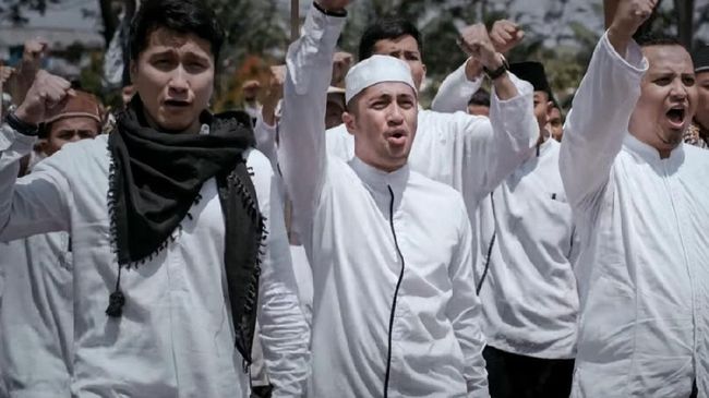 Film '212 The Power of Love' berambisi 'memutihkan' bioskop dengan satu juta penonton, namun di sisi lain, jumlah layar film tersebut amatlah sedikit.