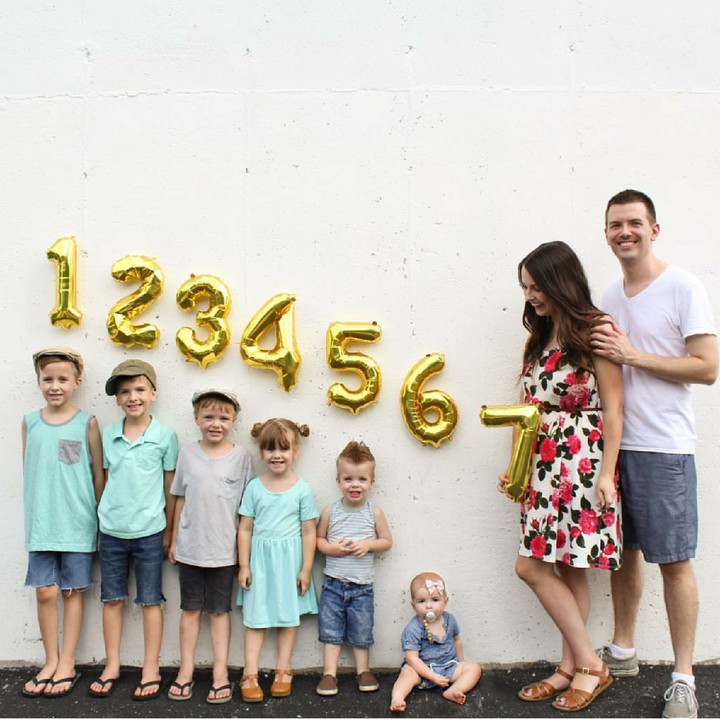 <p>Mereka juga keluarga yang kreatif banget lho kalau untuk urusan foto. (Foto: Instagram/mrsjessicaroberts)</p>