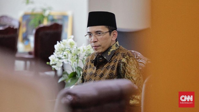 KPK mengaku memeriksa Gubernur NTB Tuan Guru Bajang dalam sebuah laporan dari masyarakat. Namun, statusnya masih terperiksa.