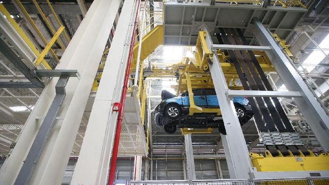 Wuling Genjot Produksi Antisipasi Permintaan Lebaran 2018 Wuling meningkatkan aktivitas produksi pabriknya menjelang Hari Raya Lebaran 2018 untuk mengantisipasi meningkatnya permintaan konsumen mendekati cuti bersama