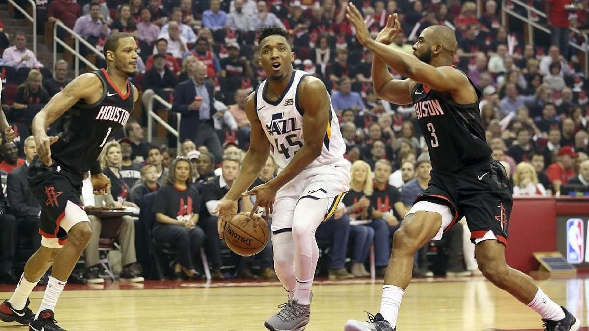 FOTO: Warriors Jumpa Rockets di Final Wilayah Barat NBA