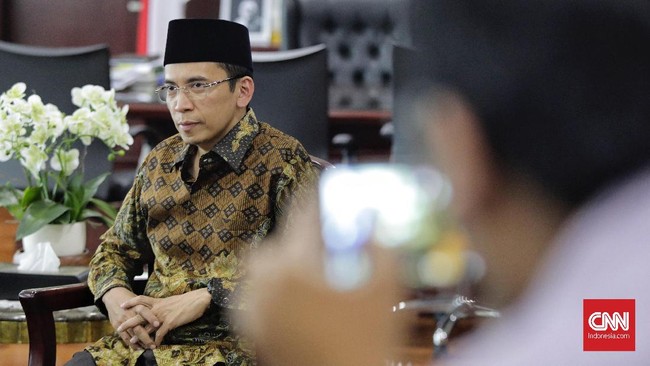 Kader Partai Demokrat sekaligus anggota Majelis Tinggi Muhammad Zainul Majdi atau Tuan Guru Bajang disebut tengah ada acara lain sehingga tak hadir.