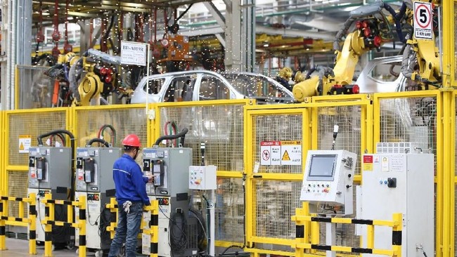 10 ribu industri komponen otomotif akan kandas jika mereka tidak mengalihkan industrinya mendukung kendaraan listrik.