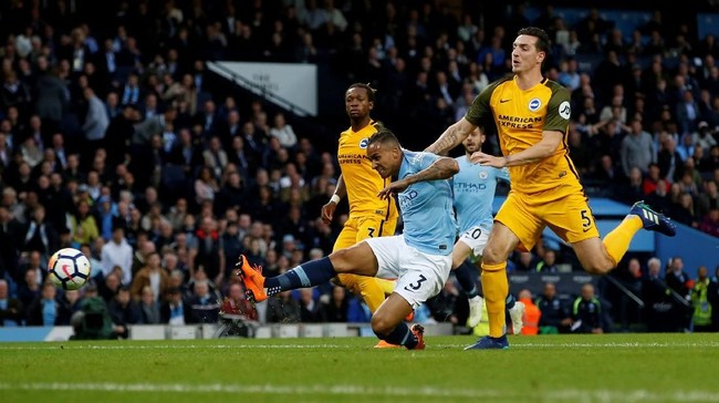 Manchester City mencetak tiga rekor sekaligus saat mengalahkan Brighton & Hove Albion di Stadion Etihad pada lanjutan Liga Primer Inggris, Rabu (9/5).