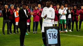 img-title Yaya Toure Sedih Pemain Kulit Hitam Masih Jadi Sasaran Rasial