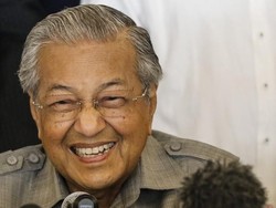 Sempat Dibawa ke RS Jantung, Kondisi Mahathir Mohamad Mulai Stabil