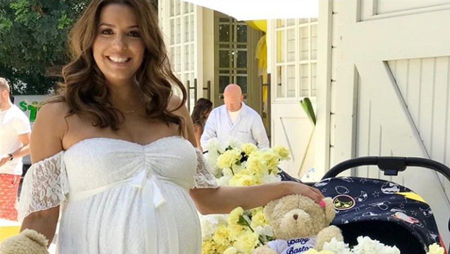 Canda Eva Longoria tentang Gaya Rambut Ibu Menyusui