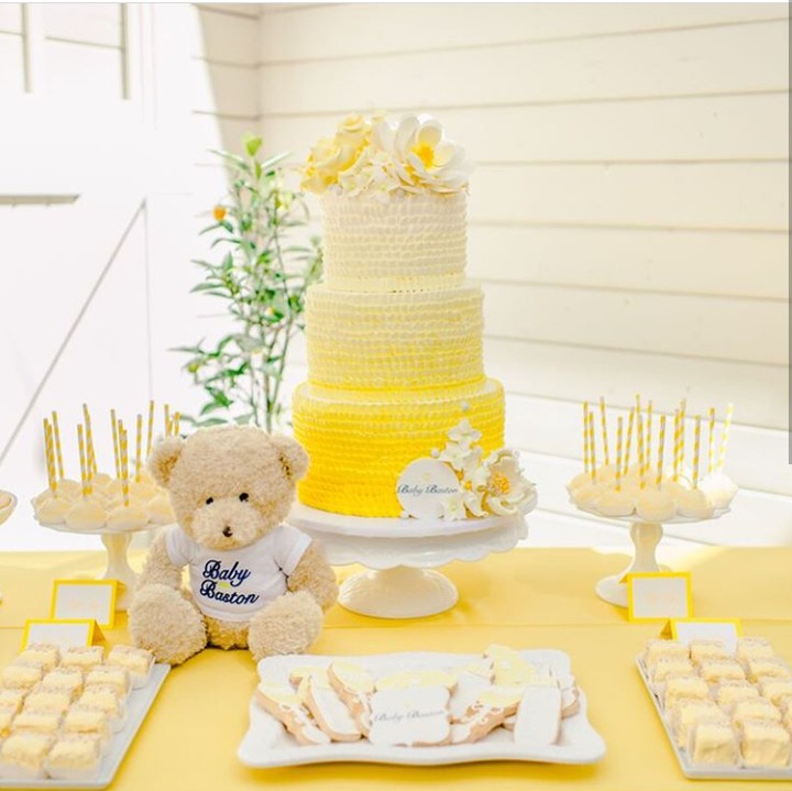 <p>Ini kue-kue lucu di baby shower Eva Longoria beberapa waktu lalu. (Foto: Instagram @evalongoria)</p>
