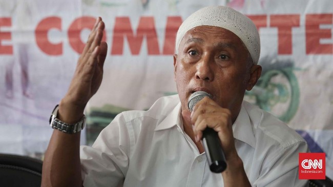 Foto terduga teroris yang ditangkap di Condet, Jakarta Timur, beredar. Foto itu memperlihatkan dia berada di PN Jaktim saat sidang Rizieq Shihab berlangsung.