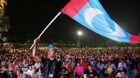Sejumlah Politikus UMNO Membelot ke Koalisi Anwar Ibrahim