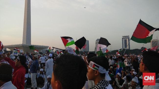Massa Aksi Pembebasan Baitul Maqdis 115 Putihkan Monas