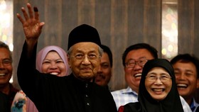 PM Mahathir Rangkap Menteri Pendidikan, Azizah Menteri Wanita