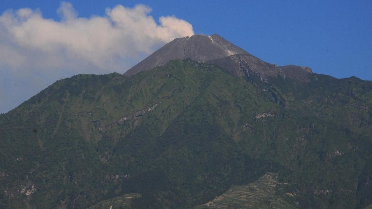 FOTO: Letusan Mengejutkan Gunung Merapi