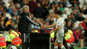 Skuat Man United Diklaim Mulai Tak Turuti Instruksi Mourinho