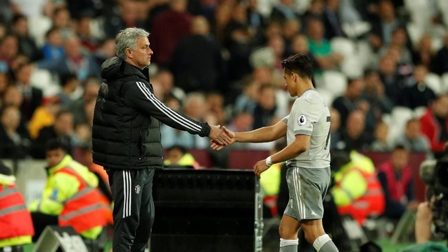 Mental pemain-pemain Manchester United menjadi sorotan setelah hanya bermain imbang dengan West Ham United 0-0 di Stadion London, Kamis (10/5) waktu setempat.