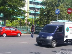 Satpol PP Makassar Ancam Pidanakan Pak Ogah, Denda Rp 50 Juta-3 Bulan Bui