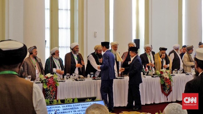 Presiden Joko Widodo bela Palestina dengan mengecam pemindahan Kedutaan AS di Israel ke Yerusalem di hadapan para ulama Indonesia, Pakistan dan Afghanistan.