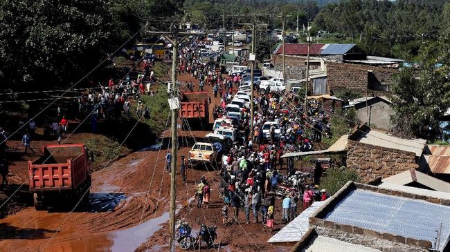 Korban Tanggul Bendungan Jebol di Kenya Bertambah Sedikitnya 44 orang tewas setelah sebuah tanggul bendungan jebol di Kenya. Jumlah tersebut diduga bakal bertambah karena puluhan orang masih hilang.