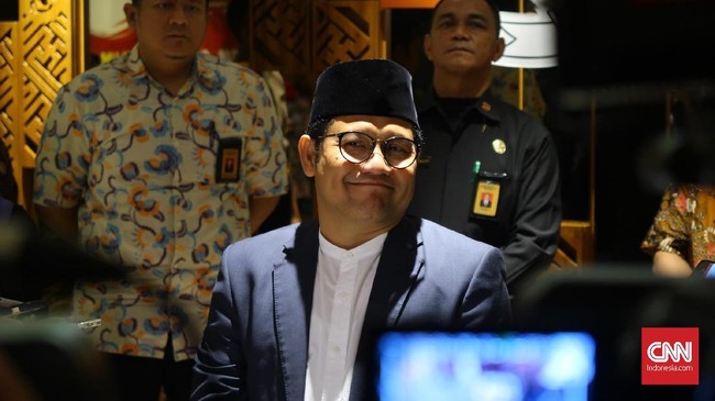 Para penolak penundaan Pemilu 2024 ramai-ramai menyerang ketum PKB Cak Imin dari sisi logika hingga isu kardus durian.