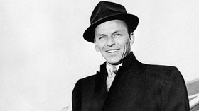 Perhiasan Frank Sinatra Dilelang di New York