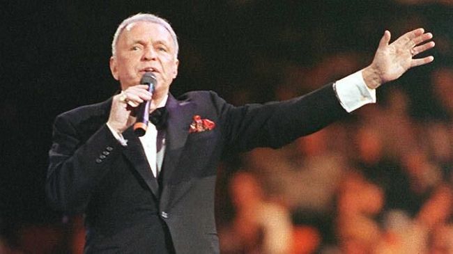 Sepanjang kariernya, Frank Sinatra, memproduksi 100 rekaman dan lagu-lagu hits. Kehidupannya diwarnai berbagai masalah, termasuk kisah percintaannya.