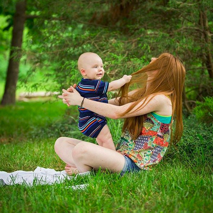 <p>"Dek, jangan tarik-tarik rambut kakak dong,". (Foto: Insatgram/ @_gra_photography)  </p>