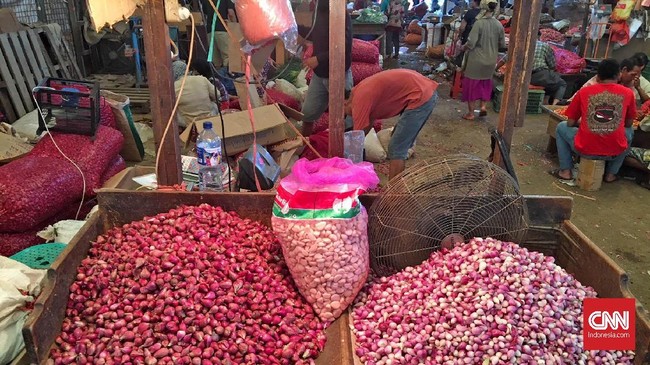Bapanas menyebut harga bawang merah mendadak naik hingga Rp84 ribu per kg karena pedagang di pasar induk belum balik dari mudik Lebaran.
