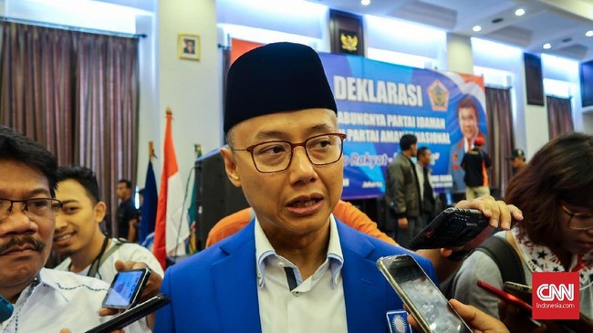 Polisi menangkap politikus PAN La Usman karena mengonsumsi sabu-sabu. Sekjen PAN Eddy Soeparno menyatakan akan memecat kadernya jika terbukti.