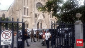 Tak Takut Teror, Pengamanan Gereja Katedral Masih Wajar