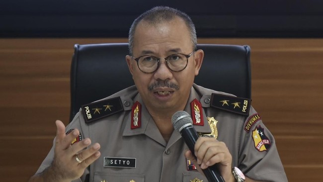 Mabes Polri menginstruksikan kepolisian satuan wilayah di tiap daerah untuk mencegah penyerangan terhadap kelompok Ahmadiyah seperti yang terjadi di Lombok.