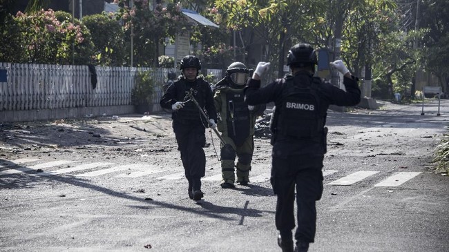 Ketua GP Ansor mengecam keras aksi bom di Surabaya dan menyebut ada fenomena aksi terorisme oleh perempuan yang terpapar radikalisme.