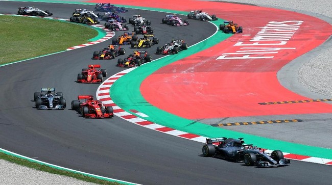 Pebalap Mercedes Lewis Hamilton meraih kemenangan mudah di F1 GP Spanyol dengan mengalahkan rekan setimnya, Valtteri Bottas.