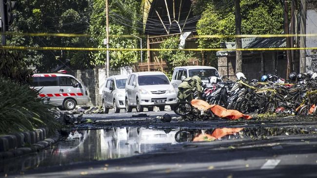 Teror Bom Surabaya Diharapkan Tak Lemahkan Semangat Persatuan Teror Bom Surabaya Diharapkan Tak Lemahkan Semangat Persatuan