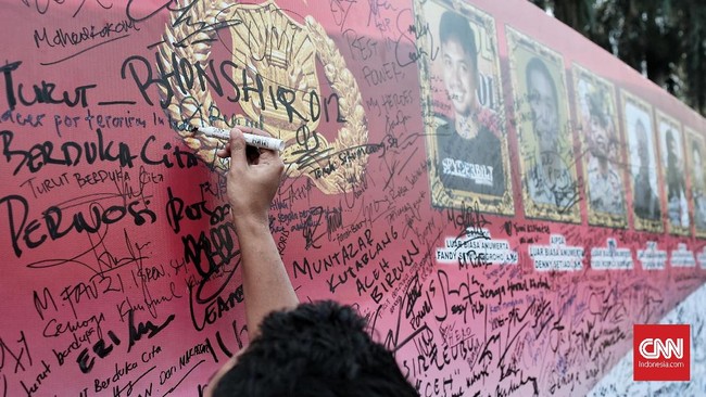 Asabri mengklaim telah menyantuni keluarga dari tujuh polisi yang meninggal akibat serangan teroris di Rutan Mako Brimob dan Mapolda Riau sebesar Rp3 Miliar