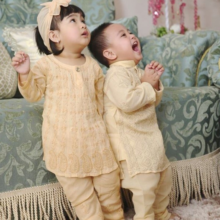 <p>Matching nih warna bajunya. (Foto: Instagram @syh55)</p>