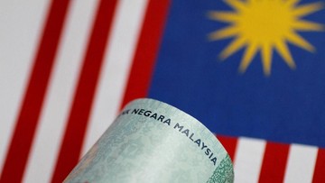 FILE PHOTO: A Malaysia Ringgit note is seen in this illustration photo June 1, 2017.     REUTERS/Thomas White/Illustration/File Photo