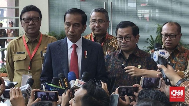 Presiden Jokowi menilai semua elemen perlu bersatu untuk membenahi dan merawat negara sebesar Indonesia, terutama dalam menghadapi serangan teror bom.