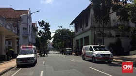 Jasad Pelaku Bom Bunuh Diri Dievakuasi dari Mapolrestabes