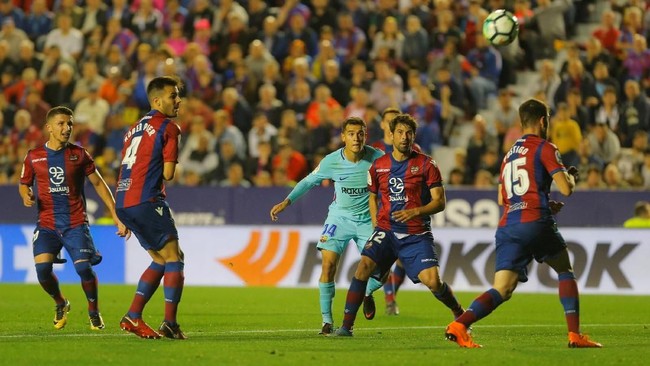 Drama sembilan gol saat melawan Levante di Stadion Ciudad de Valencia mewarnai kekalahan pertama Barcelona di Liga Champions musim ini.