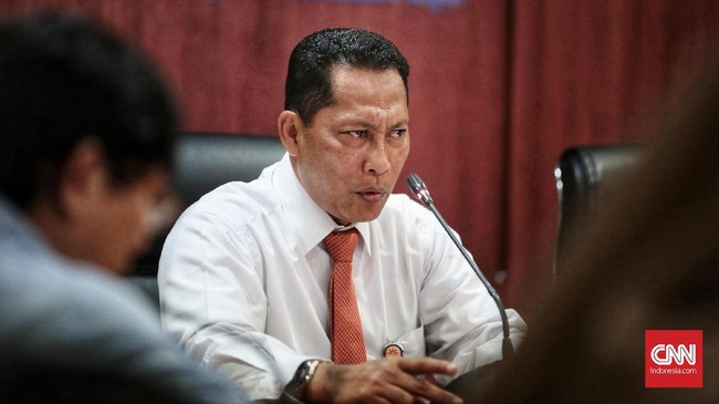 Direktur Utama Perusahaan Umum (Perum) Bulog Budi Waseso mengatakan beras impor 1,4 juta ton kontrak pengadaan 2017 masih tersimpan di gudang Bulog.