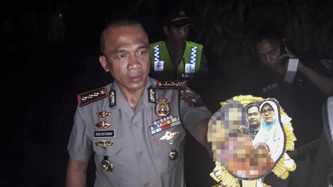 Aksi teror bom bunuh diri oleh satu keluarga jadi modus baru di Indonesia. Ada doktrin yang ditanamkan teroris kepada istri dan anak-anaknya untuk berjihad.