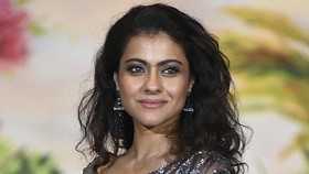 Aktris Bollywood Kajol Perkenalkan 'Kembaran' di Singapura