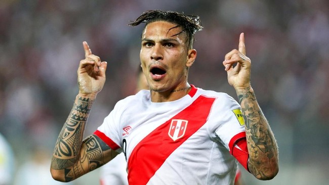Kapten timnas Peru Paolo Guerrero dilarang tampil di Piala Dunia 2018. Striker 34 tahun itu terpaksa absen di Rusia karena terlibat kasus doping.