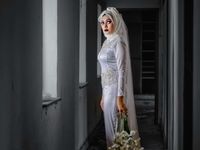 Foto: Viral Hijab Pocong Untuk Pernikahan, Berani Pakai?