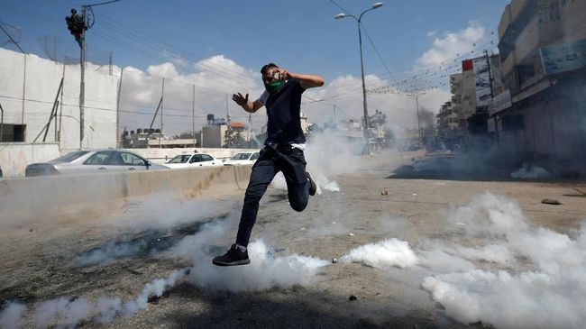 Coba Tabrak Tentara Israel, Warga Palestina Ditembak Mati