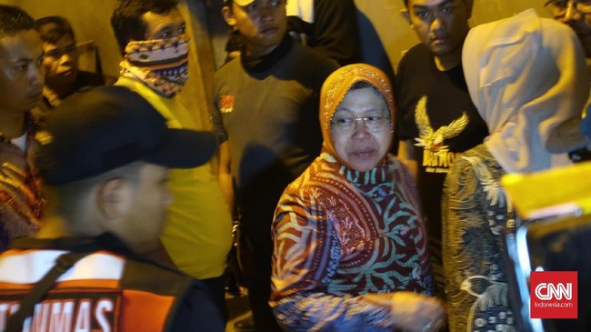 Wali Kota Surabaya, Tri Rismaharini, merayu Bonek Mania agar tak ke Malang demi melihat laga leg kedua final Piala Presiden antara Persebaya melawan Arema FC.