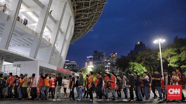 Pelatih Home United Aidil Sharin Sahak turut menyampaikan belasungkawa yang mendalam atas insiden bom yang terjadi di sejumlah wilayah, termasuk di Surabaya.